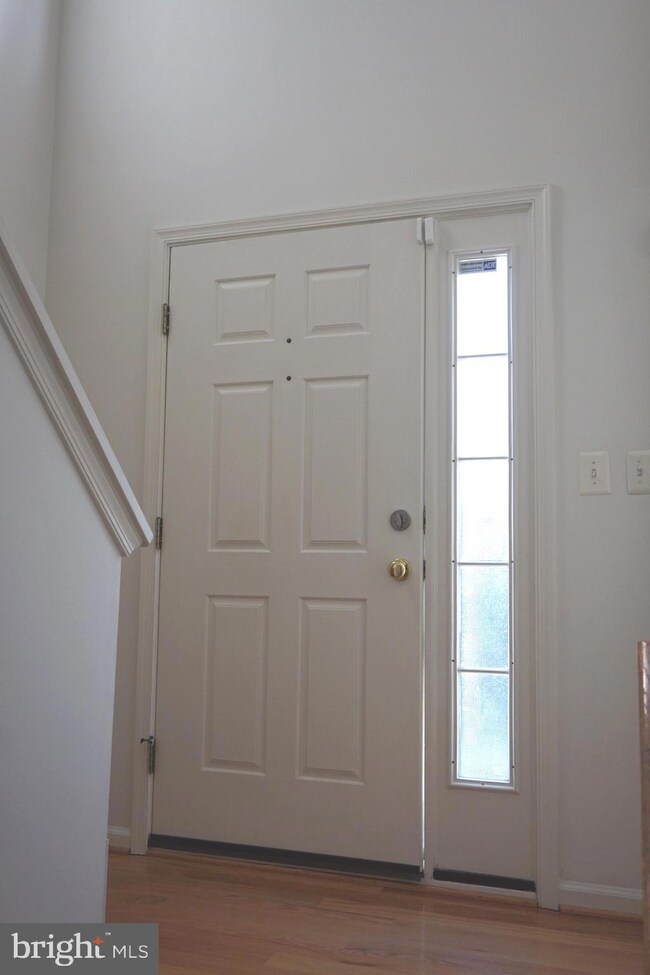 21046 Sojourn Ct, Germantown, MD 20876 - photo 4