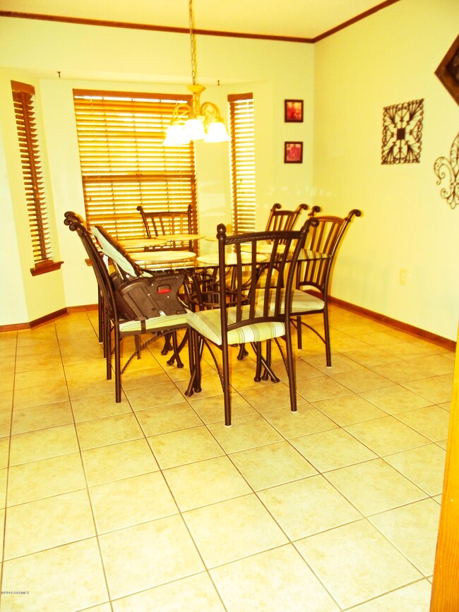 #7 - Eat in kitchen area