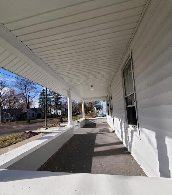 114 Hart St, Marshall, MI 49068 - photo 2