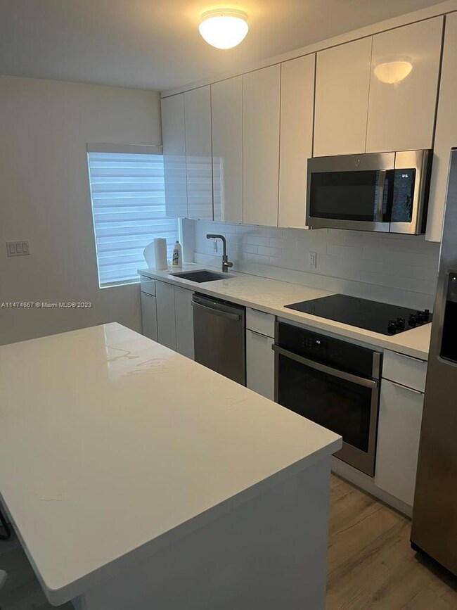 1610 Euclid Ave unit B-103, Miami Beach, FL 33139 - photo 4