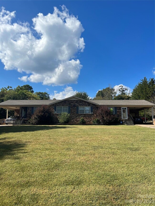 215 Wilson Rd, Shelby, NC 28152 - photo 3