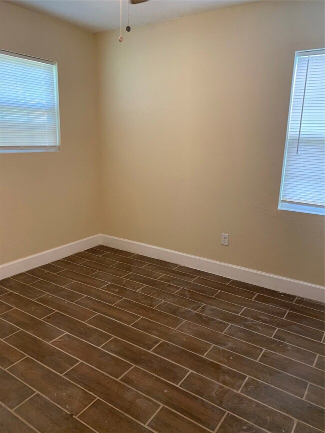 7327 Orlando St, Houston, TX 77016 - photo 4