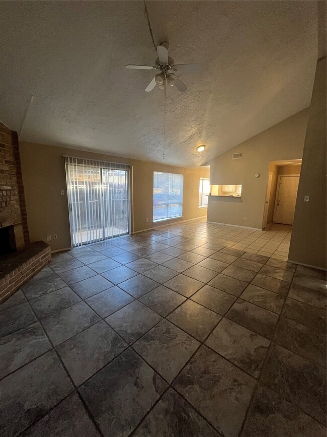 6621 Greenyard Dr, Houston, TX 77086 - photo 5