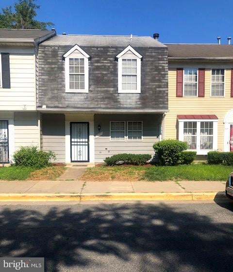 917 Hilldropt Ct, Capitol Heights, MD 20743 - photo 2