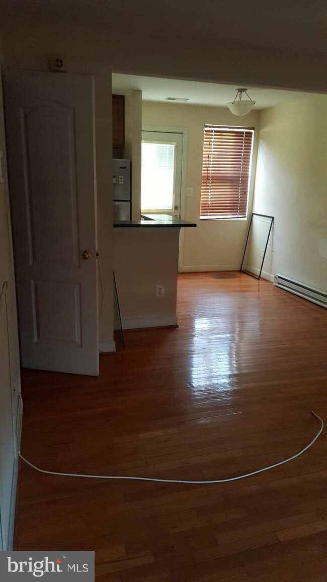 2507 Kent Town Place unit B, Hyattsville, MD 20785 - photo 5