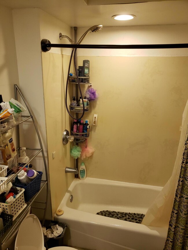 05-2404-L2-Bath