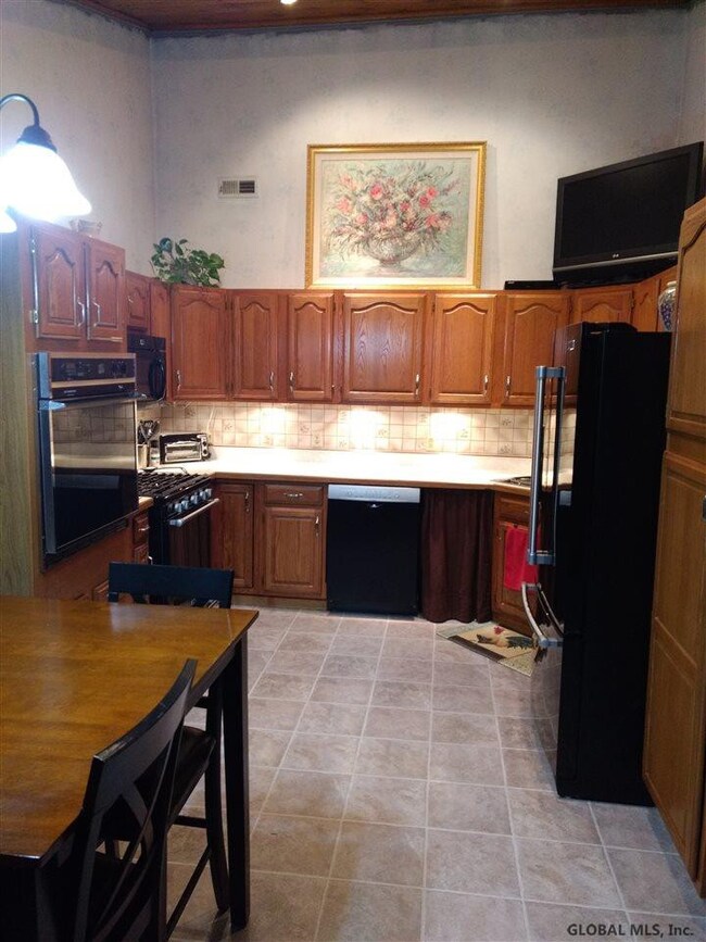 3 Anthony Ln, Albany, NY 12205 - photo 2