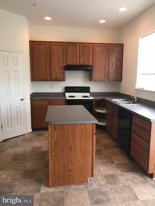 5850 Tami Terrace, Frederick, MD 21703 - photo 4