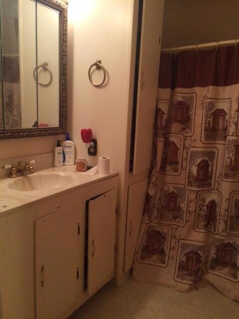 Full bathroom on main<|><|>
