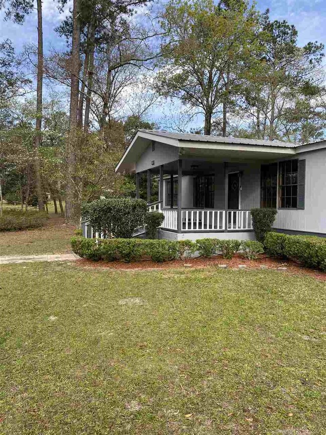 88 Kathy Ann Dr, Crawfordville, FL 32327 - photo 2