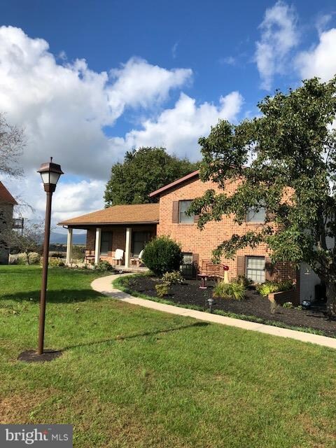 253 Topaz Dr, Chambersburg, PA 17202 - photo 2