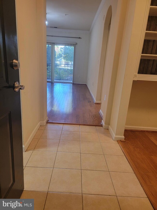 12905 Centre Park Cir unit 103, Herndon, VA 20171 - photo 2