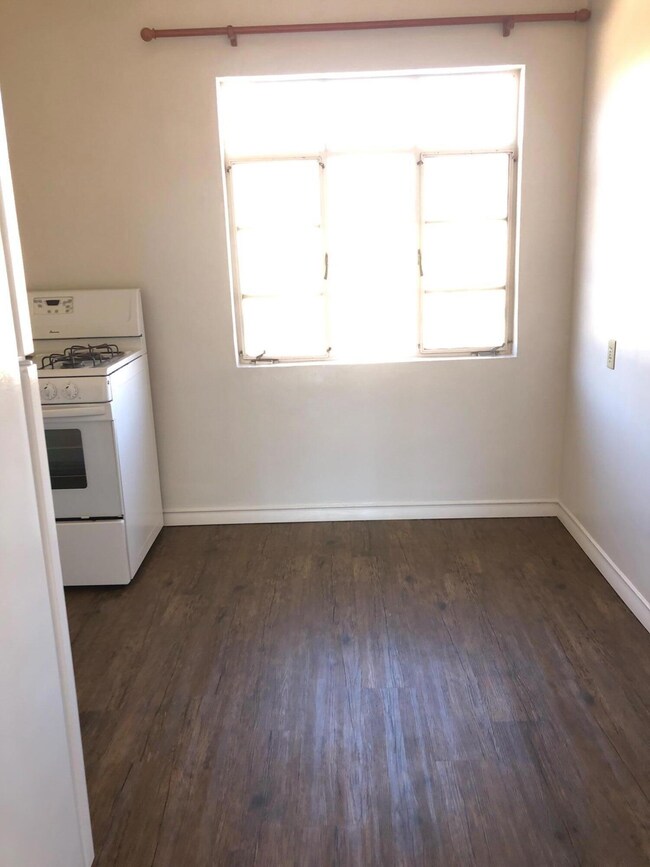 3237 Monroe Ave, El Paso, TX 79930 - photo 6