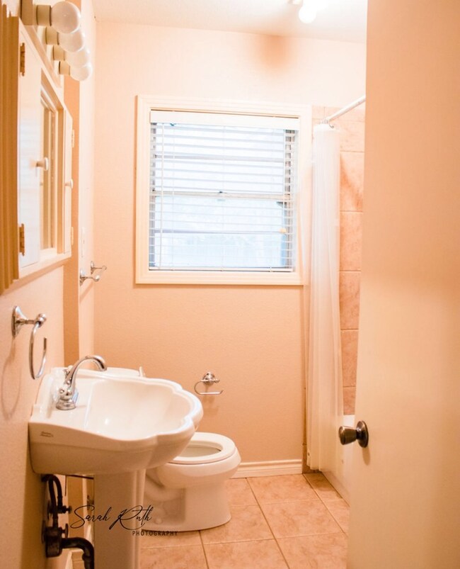 2816 4th St, Bay City, TX 77414 - photo 4