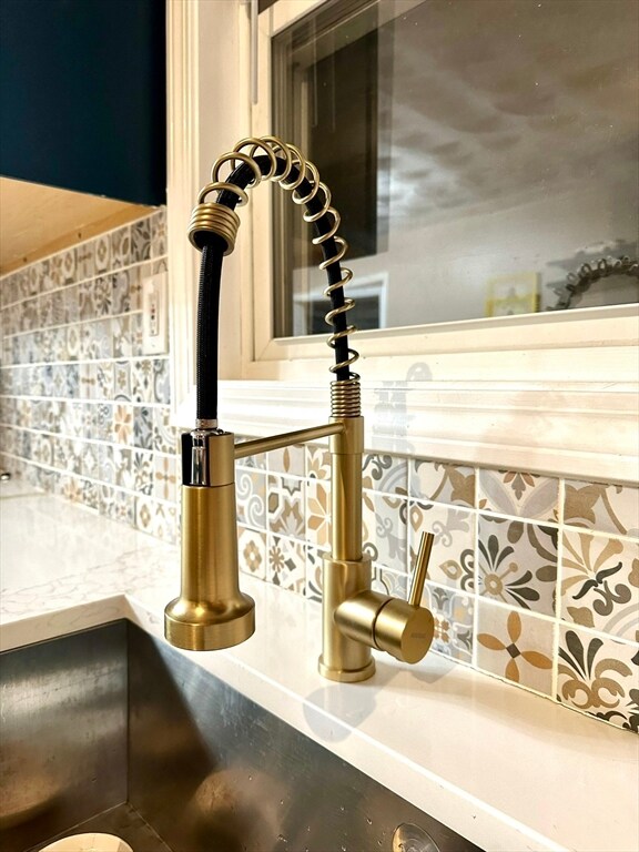 30 Radcliffe Ave unit 2, Providence, RI 02908 - photo 5