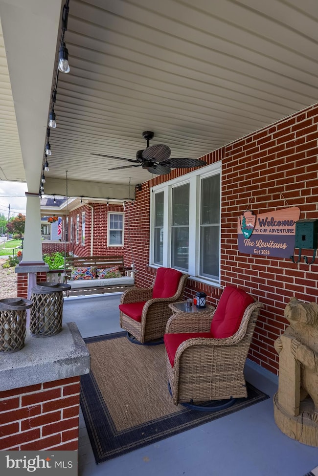 76 N Grant St, Manheim, PA 17545 - photo 3