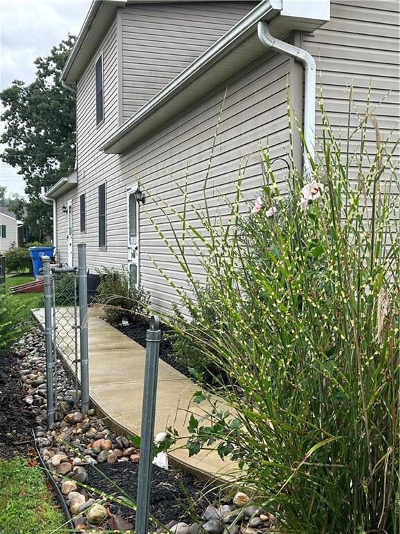 201 2nd St, Walnutport, PA 18088 - photo 4