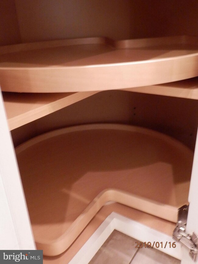 Quaker Hill Community unit 114, Alexandria, VA 22314 - photo 7