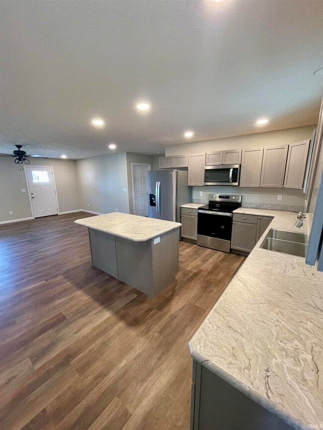 622 N Gibson St, Princeton, IN 47670 - photo 5