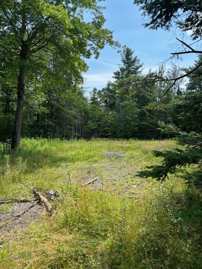0398 Churchill land entrance