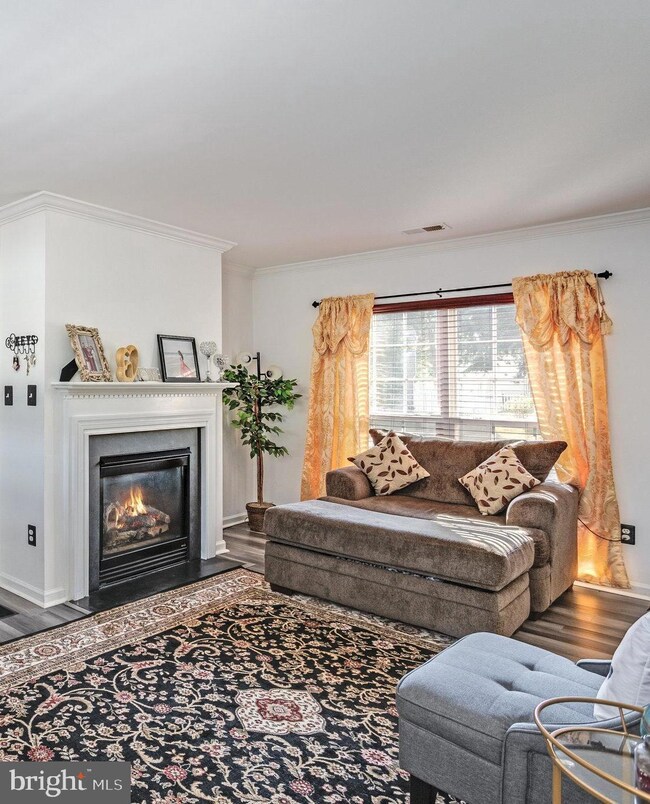 16924 Gentle Wood Ln, Dumfries, VA 22026 - photo 6