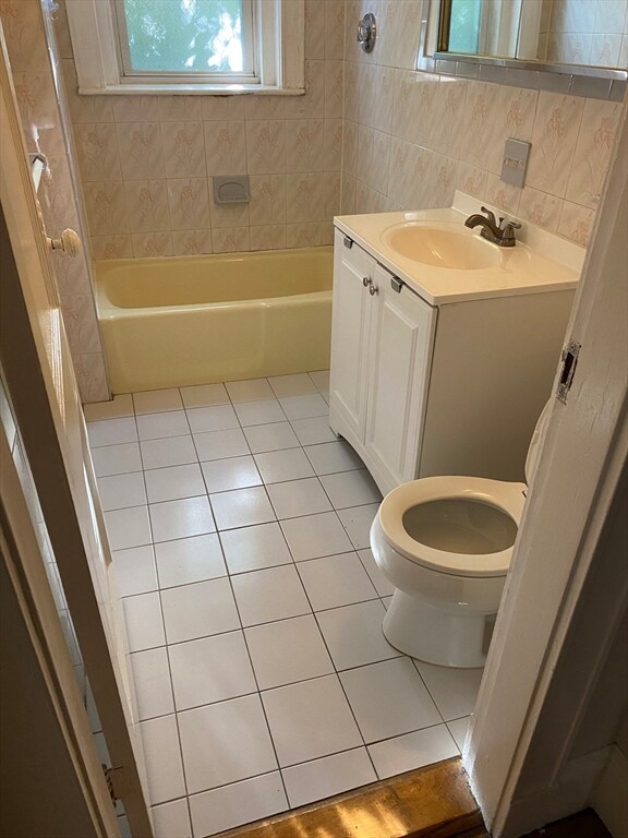 235 Rawson Rd unit 1, Brookline, MA 02445 - photo 4