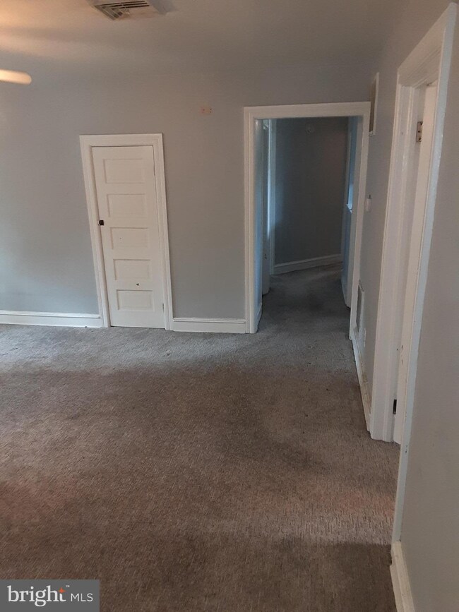 18 Walnut Ave, Pitman, NJ 08071 - photo 3