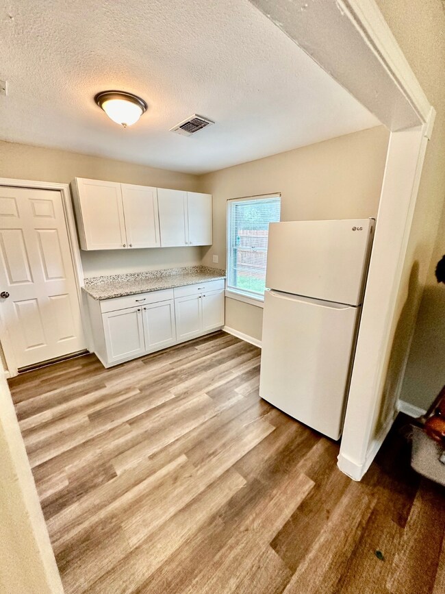 614 Frankie St, Houston, TX 77015 - photo 4