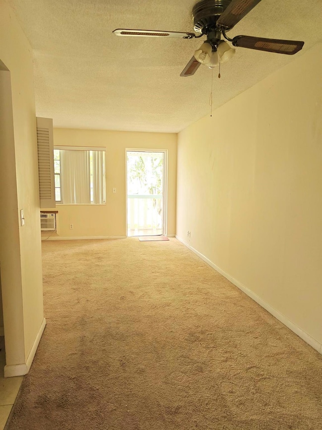 134 Camden F unit 134, West Palm Beach, FL 33417 - photo 3