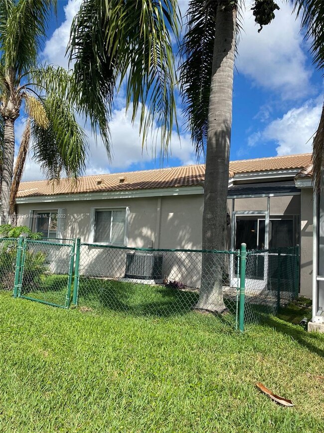 11740 SW 17th Ct, Miramar, FL 33025 - photo 4