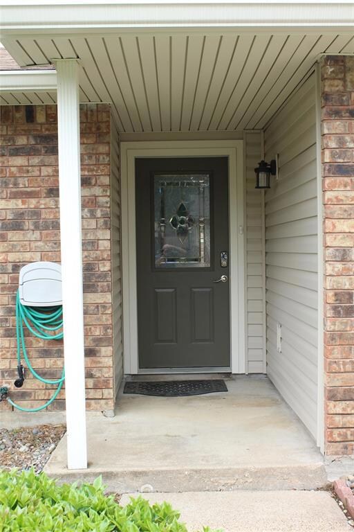 7413 Tunbridge Dr, North Richland Hills, TX 76182 - photo 4