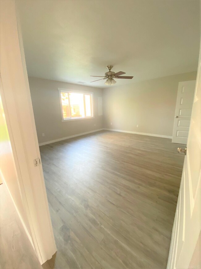 309 11th St NE, Linton, IN 47441 - photo 3