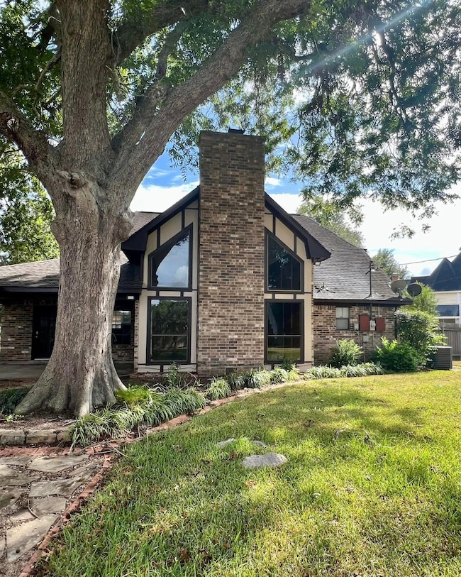 3 Inwood Cir, Bay City, TX 77414 - photo 2