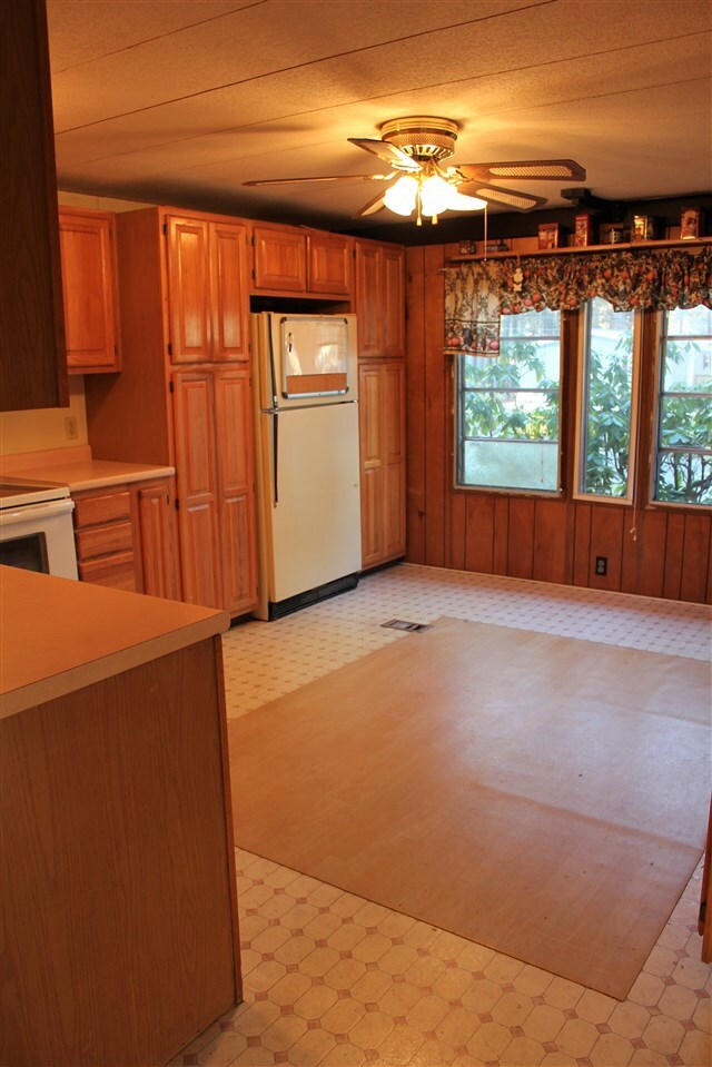 114 Sparrow St, Keene, NH 03431 - photo 3