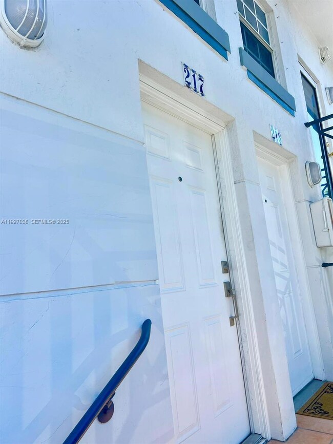 925 NW 82nd Ave unit 217A, Miami, FL 33126 - photo 2