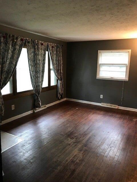 303 N Park St, Crown Point, IN 46307 - photo 2
