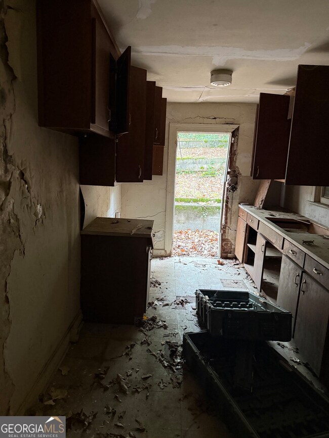 38 Douglas St, Columbus, GA 31903 - photo 2