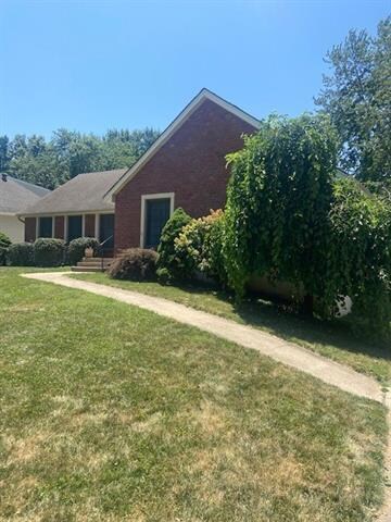 901 NW 12th St, Blue Springs, MO 64015 - photo 2
