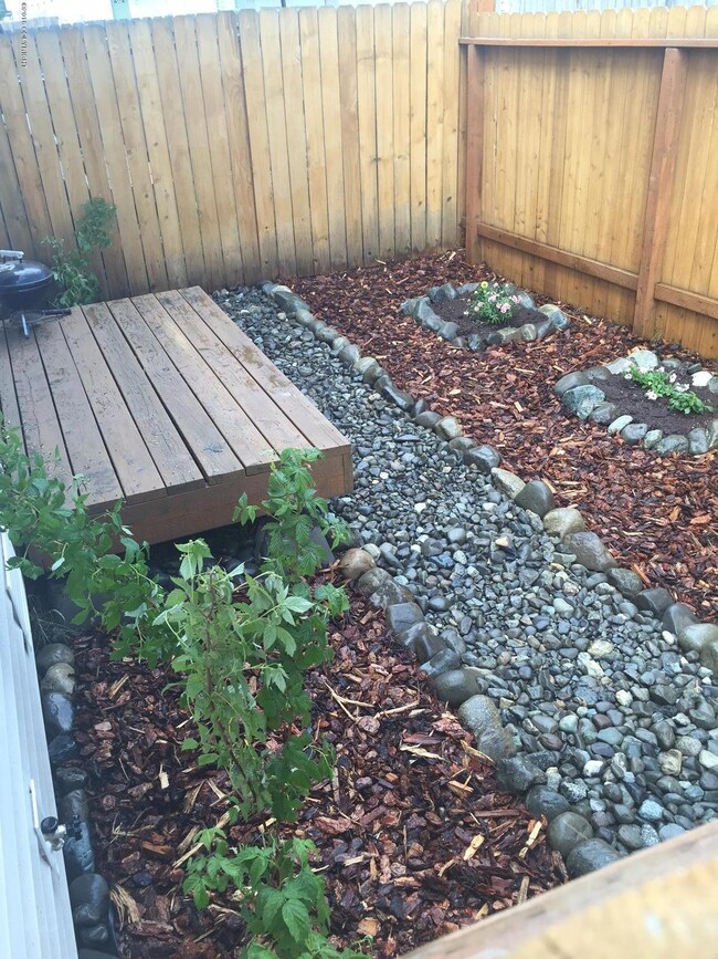 Rear fenced yard