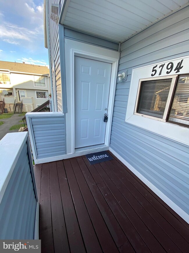 5794 Village Green Dr unit 3/5794, Alexandria, VA 22309 - photo 3