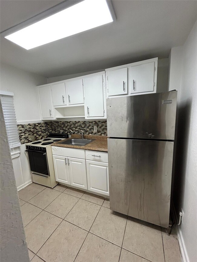 626 37th St unit B, West Palm Beach, FL 33407 - photo 4