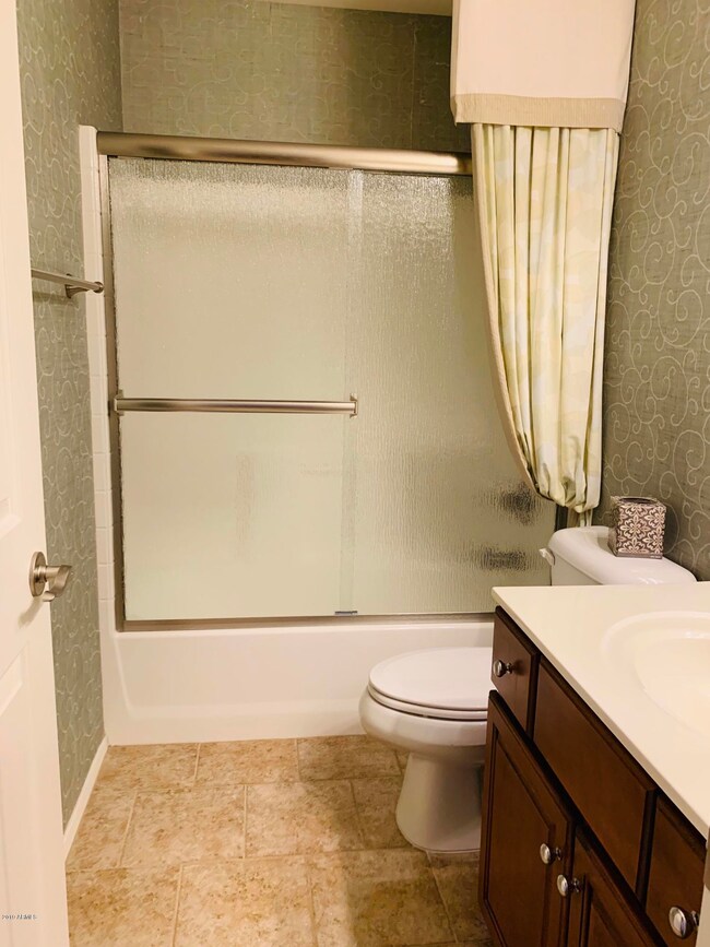 75AE427E-DF5F-4A00-8B43-B08A18EB8F9B