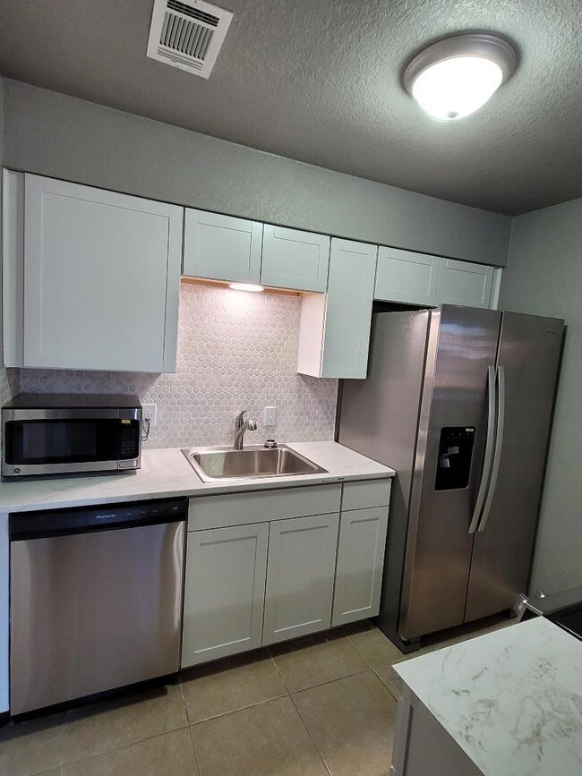 750 E Pecan St, Hurst, TX 76053 - photo 6