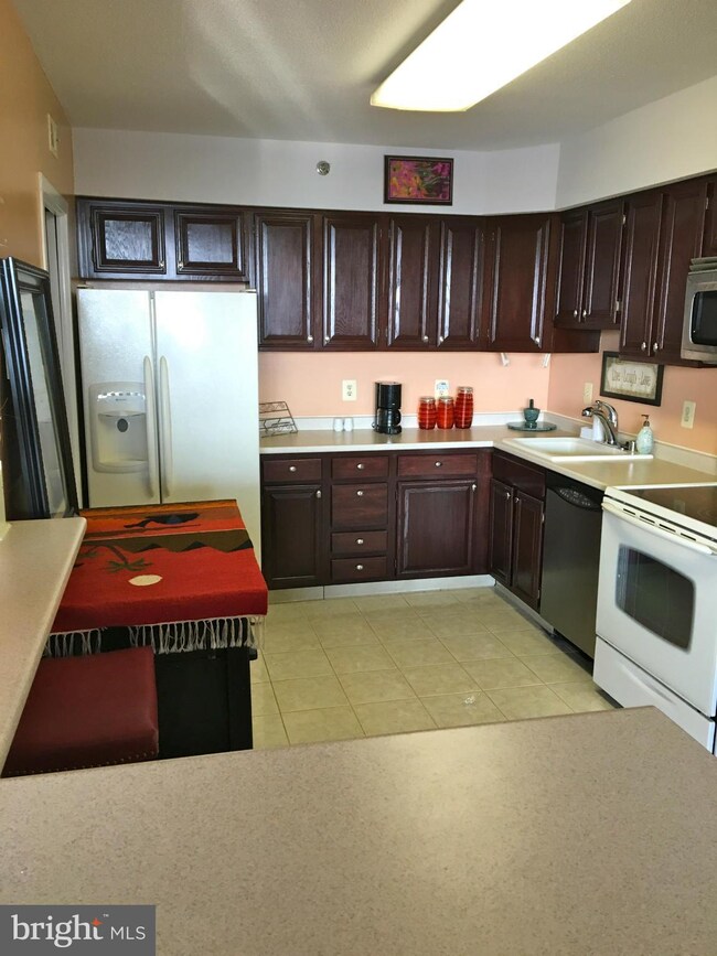 Skyline House unit 1416W, Baileys Crossroads, VA 22041 - photo 6