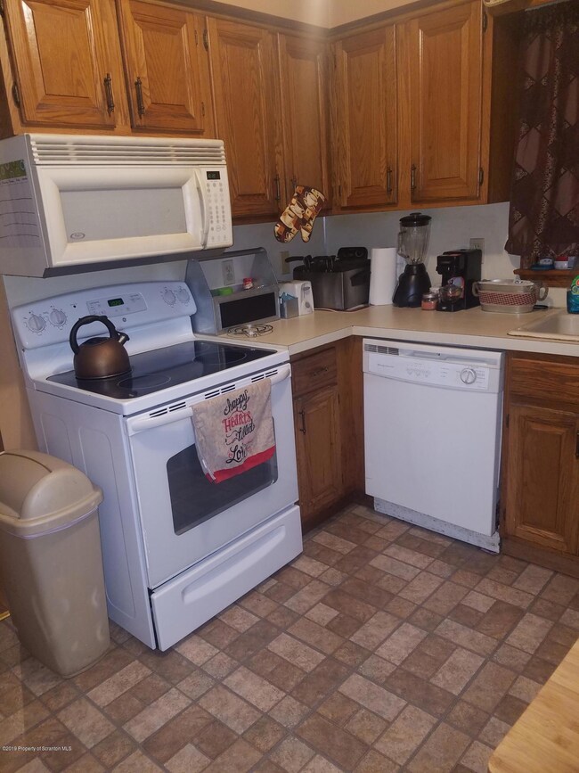 24 Vista Dr, Nanticoke, PA 18634 - photo 2