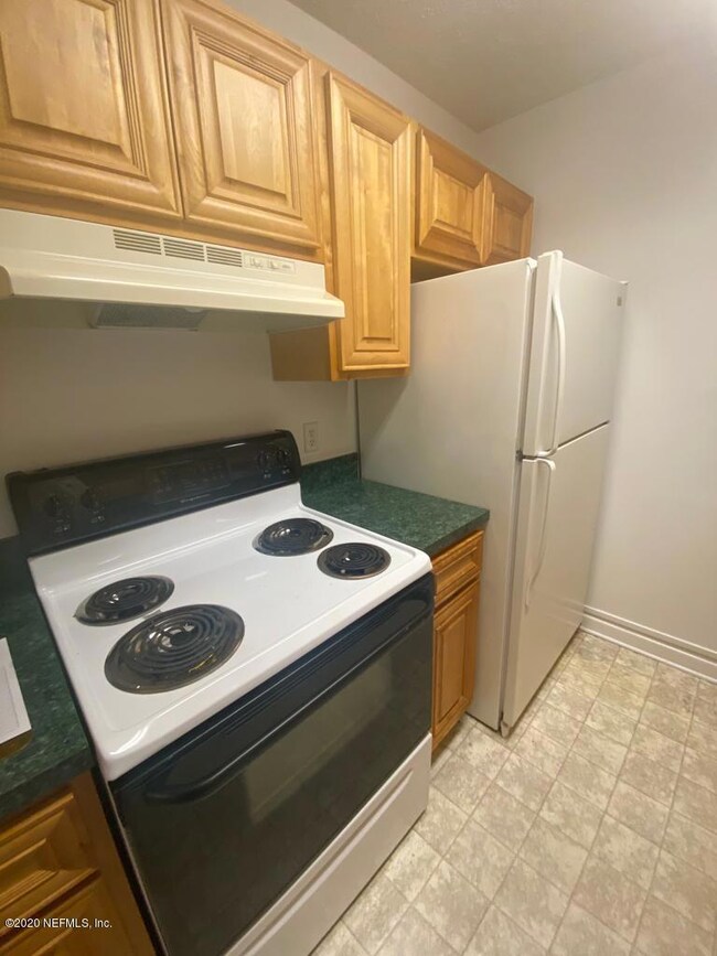 1130 Fountain Rd unit 6, Jacksonville, FL 32205 - photo 6