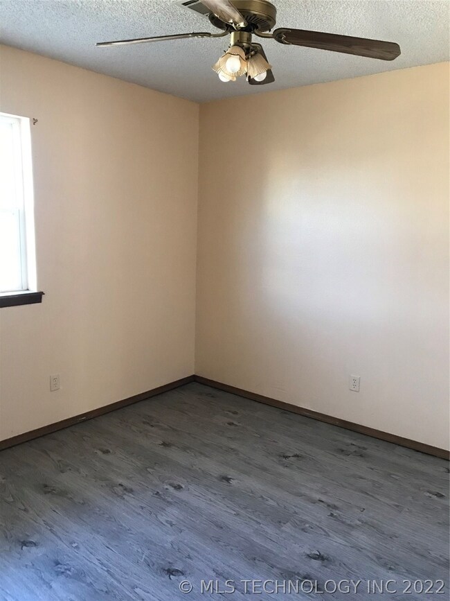 302 W 37th St, Shawnee, OK 74804 - photo 6