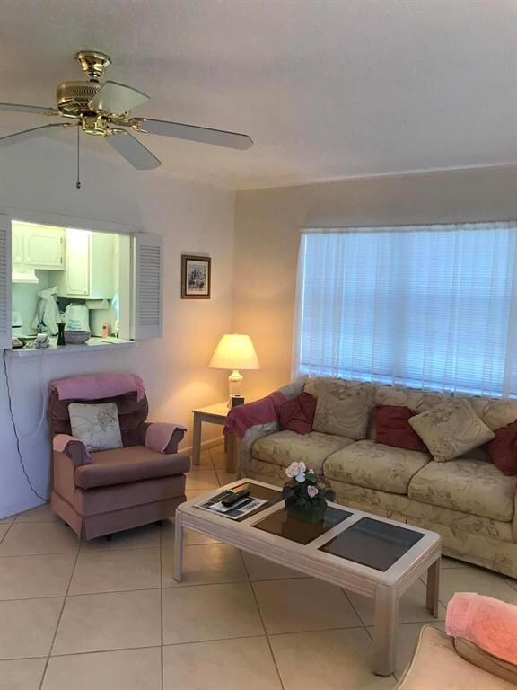 236 Camden J, West Palm Beach, FL 33417 - photo 4