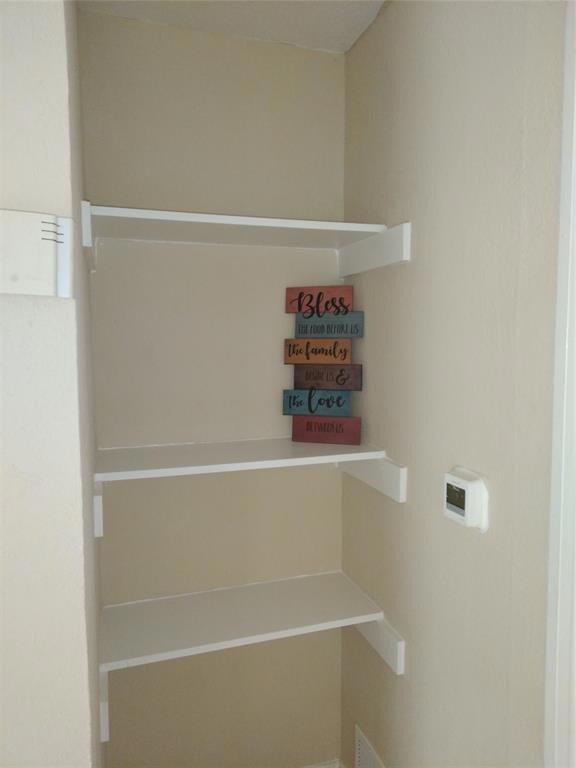 319 Ritchey St, Gainesville, TX 76240 - photo 7