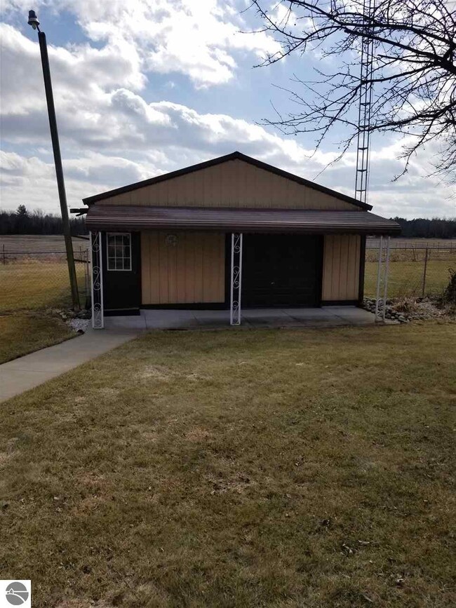 6651 Prescott Rd, Whittemore, MI 48770 - photo 5